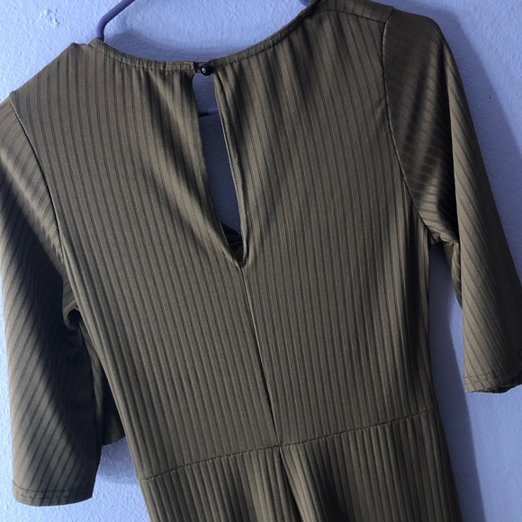 Ribbed-styled Romper - Picture 5 of 6